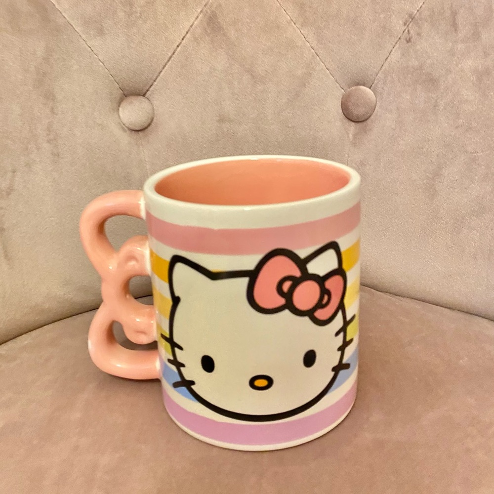 Hello Kitty - Picture 3 of 4